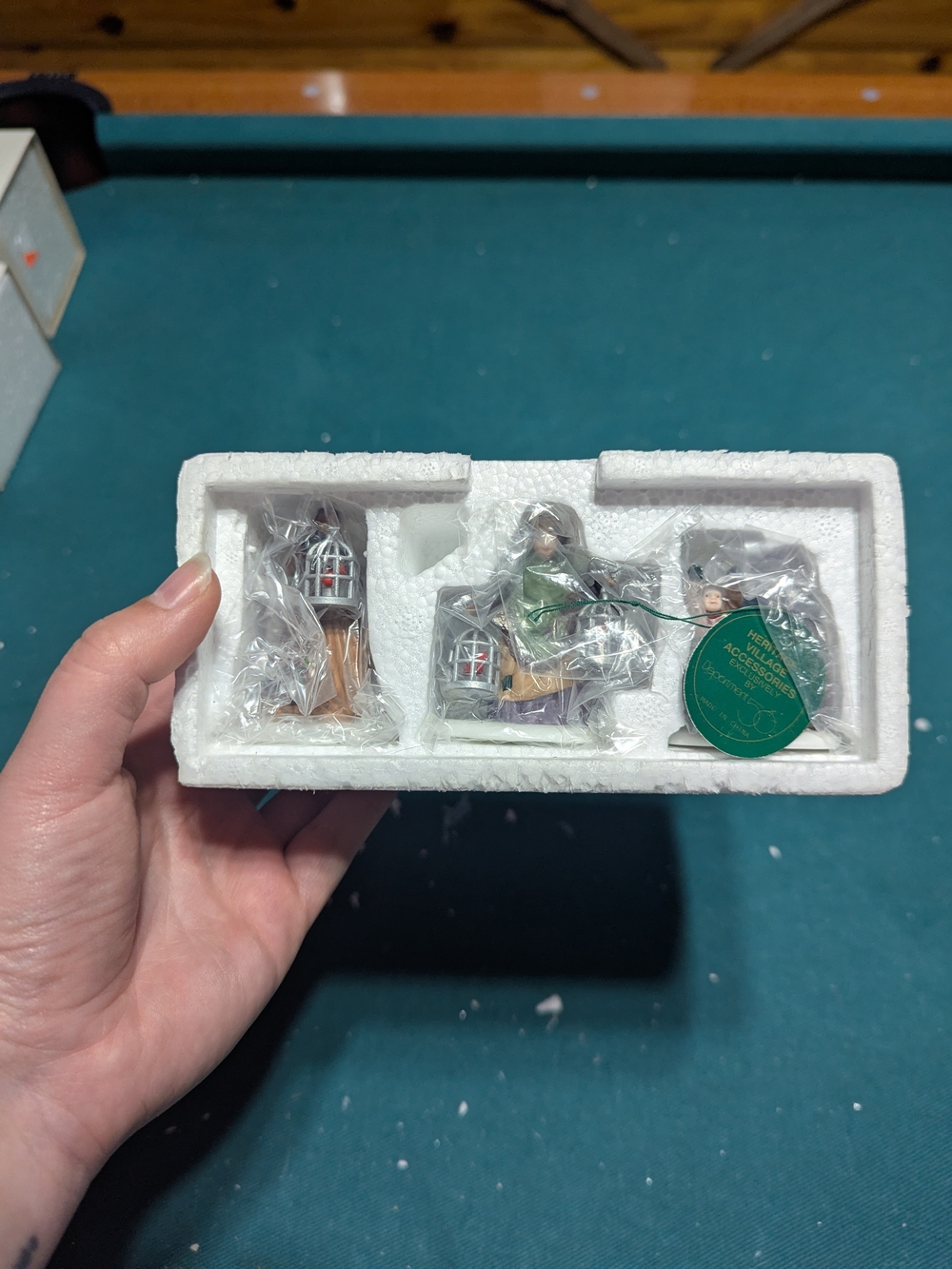 Department 56 - The Heritage Village - The Bird Seller